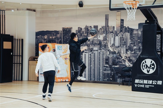 开家唯玩星球少儿篮球运动馆加盟店在经营上需要注意哪些点？